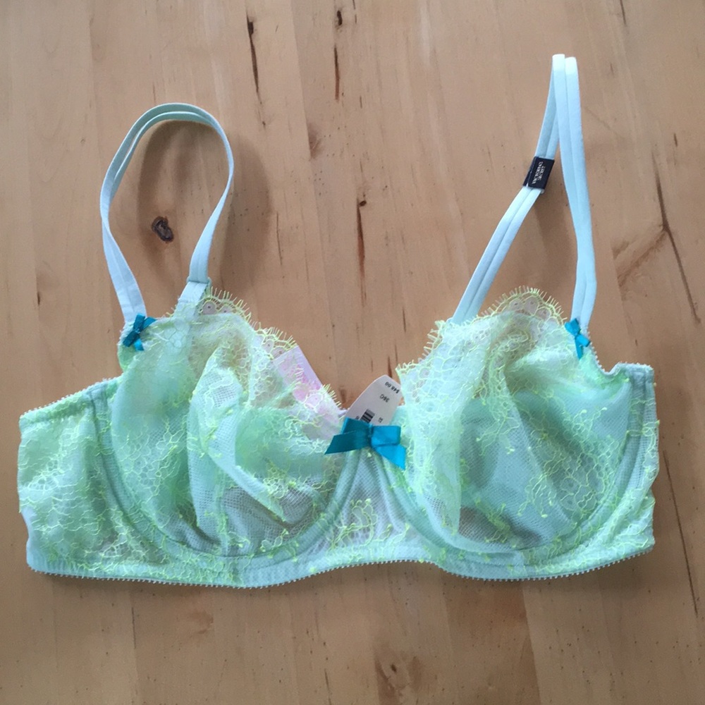 NWT sea green Victoria’s Secret bra